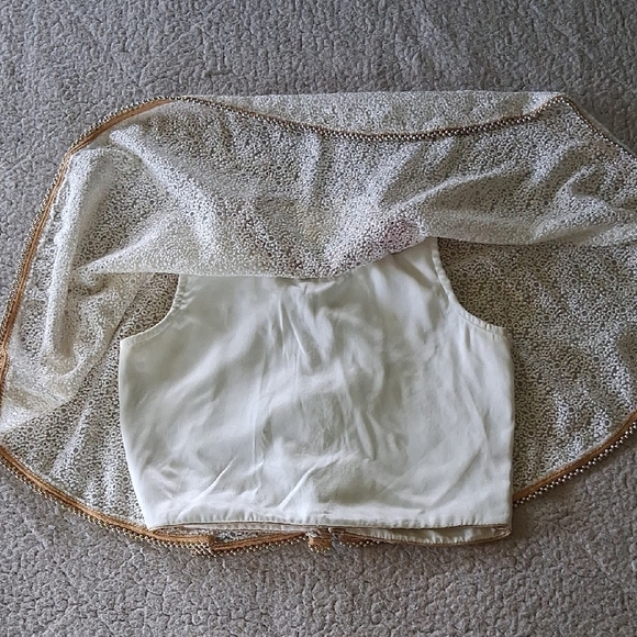 Ami Cream Cape with Pink and Gold Floral Details - Picture 3 of 6